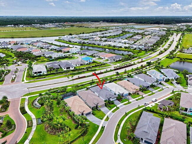 Building Photo - 9901 Regency Wy