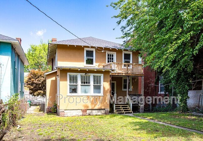 Building Photo - 1304 Bainbridge St