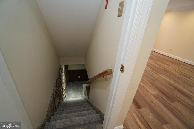 Building Photo - 915 Arch St