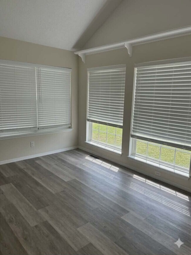 Building Photo - 79 Sherlock Dr