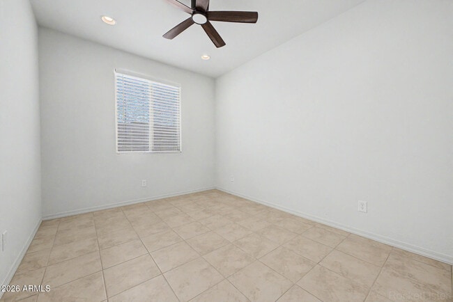 Building Photo - 8954 W San Juan Ave