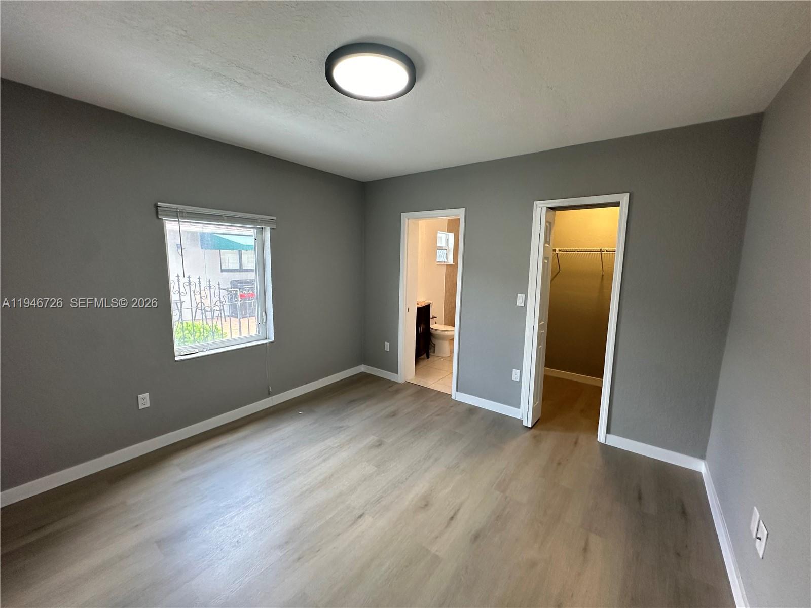 Building Photo - 1436 SW 21st St