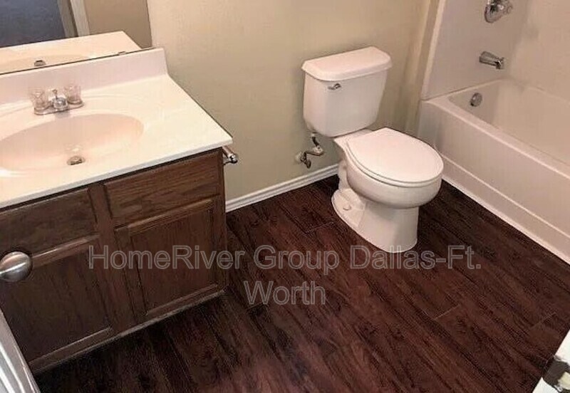 Building Photo - 7113 Planters Row Dr