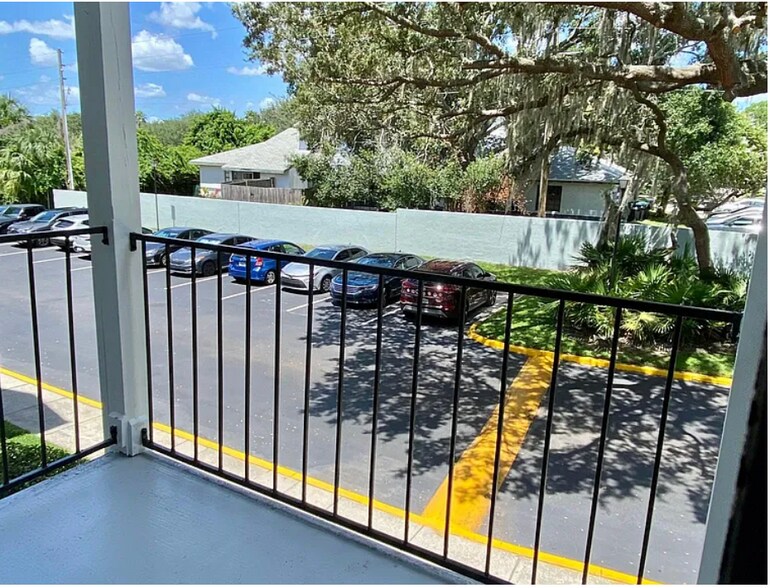 Building Photo - 2550 N Alafaya Trl