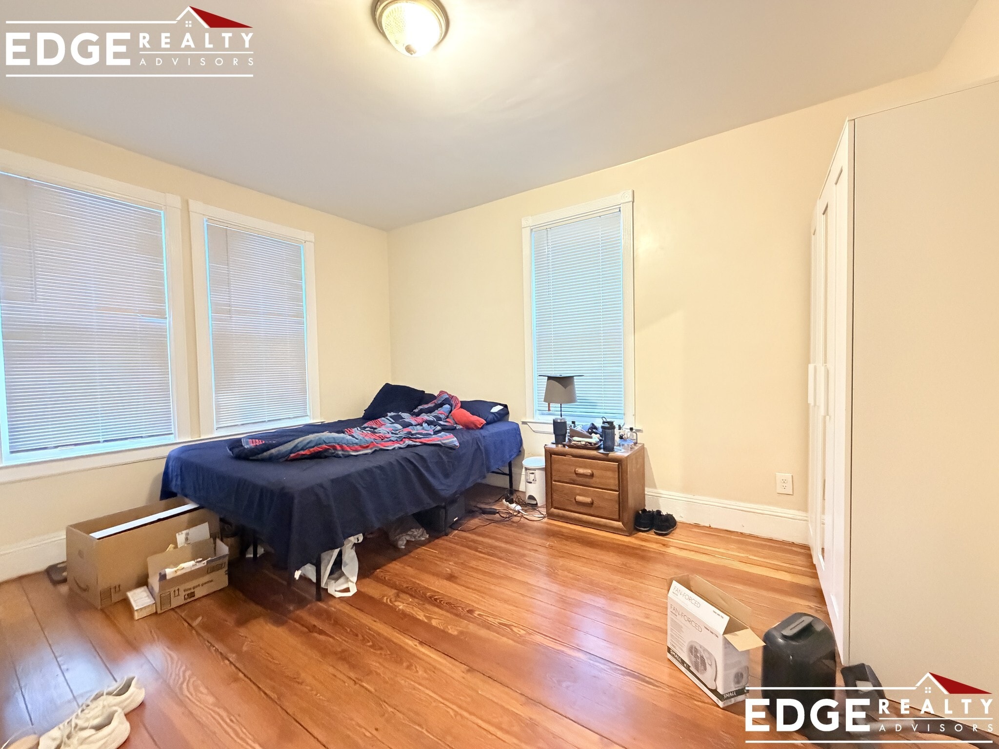 Building Photo - 5-7 Weitz Unit 7