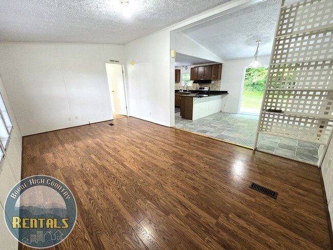 Building Photo - Newly Remodeled 4 Bedroom in Trade, TN