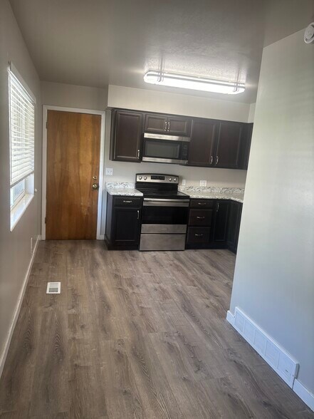 Kitchen - 3608 Orchard Ave