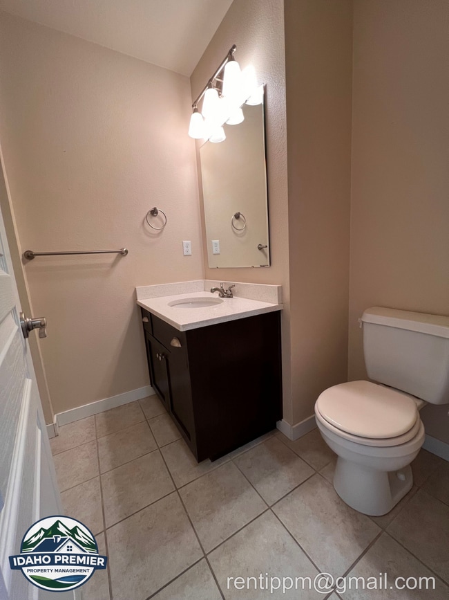 Building Photo - 8834 W Pine Valley Ln