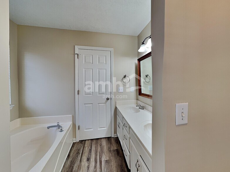 Building Photo - 3407 McVie Ct