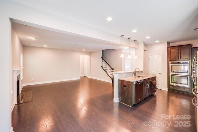 Building Photo - 13122 Oakhaven Glen Ln
