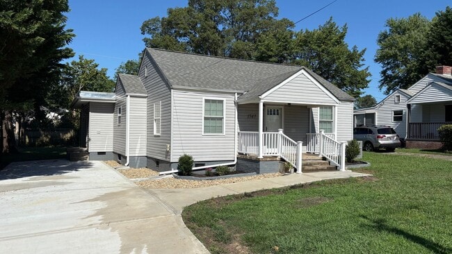 Primary Photo - Alcoa Cottage!!