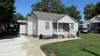 Building Photo - Alcoa Cottage!!