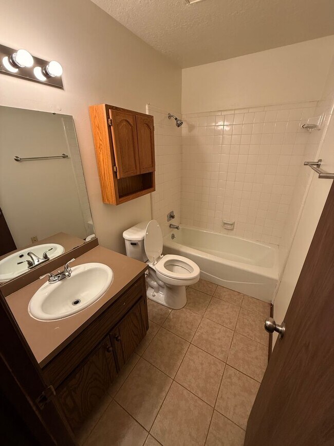 Building Photo - 10213 Shadowridge Dr
