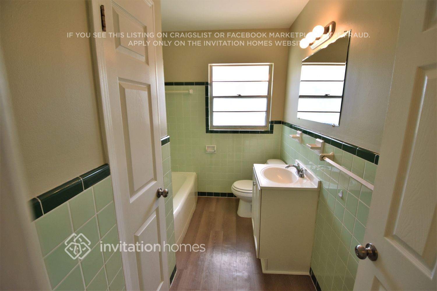 Building Photo - 3308 17th Ave W