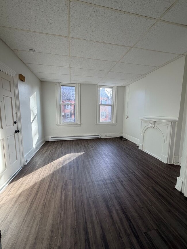 Building Photo - 337 W Orange St