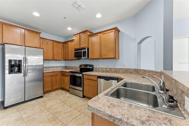 Building Photo - 6524 S Goldenrod Rd