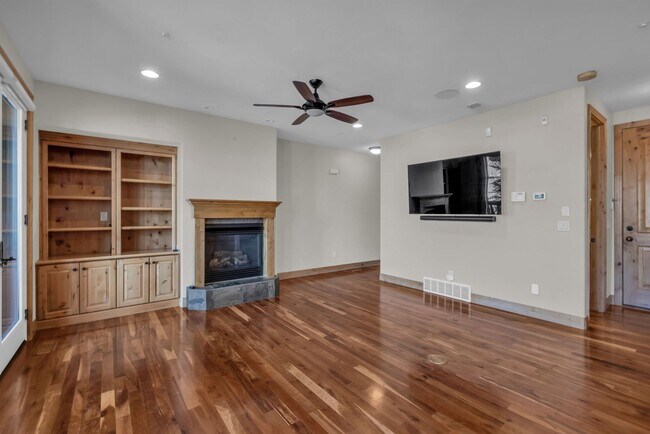 Building Photo - Canyon Links Townhome