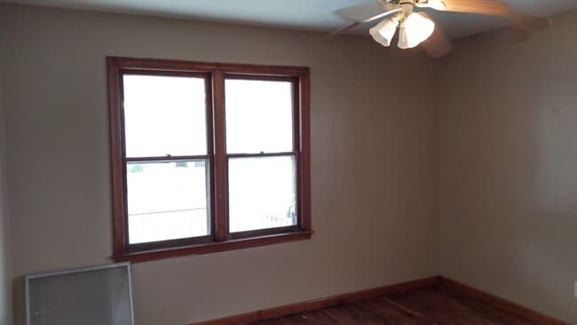 Building Photo - 725 N H St