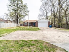 Building Photo - 2714 E Central Ave