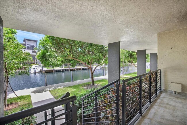 Building Photo - 164 SE 4th Terrace