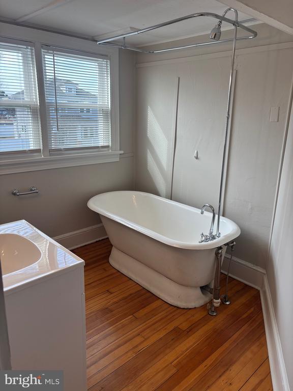 Building Photo - 2511 Charles St