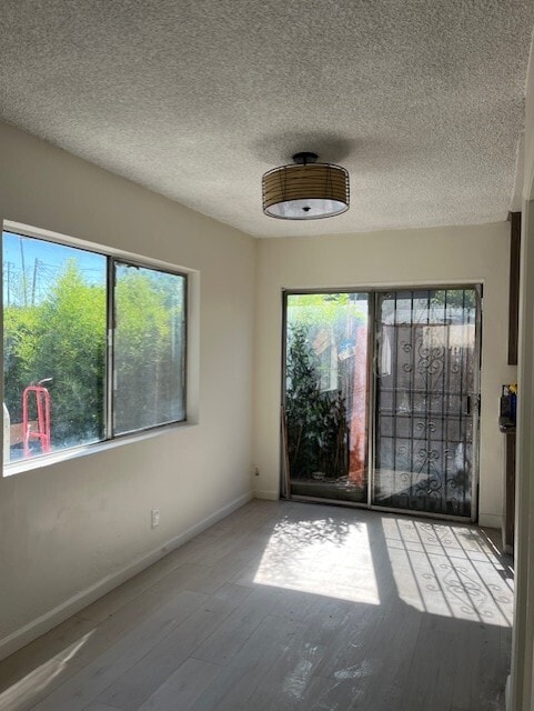 Building Photo - 2142 Yosemite Dr
