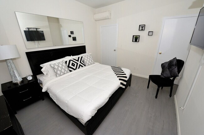 Building Photo - 478 9th Ave