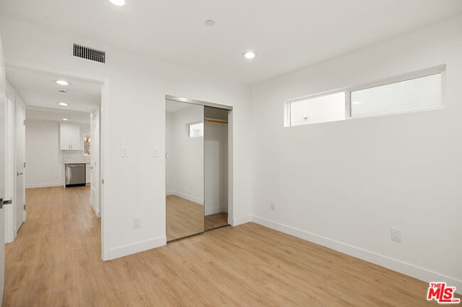 Building Photo - 4232 Rosewood Ave