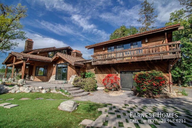 Building Photo - 11619 Lerdo Ave