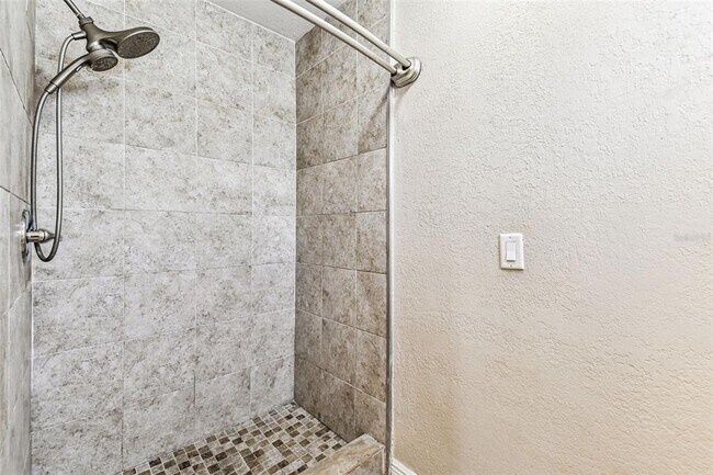 Building Photo - 2580 Granada Cir W