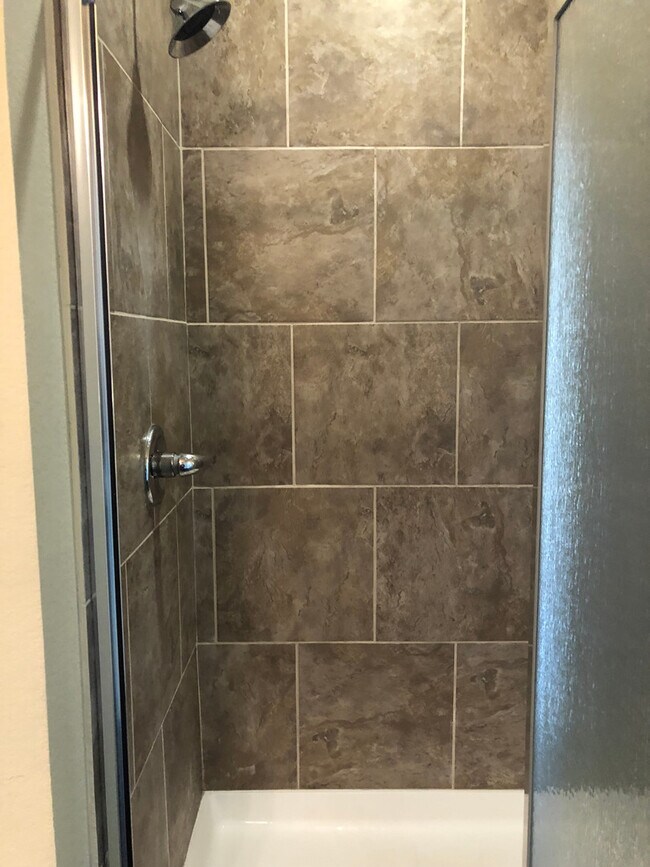 Building Photo - Located in HERITAGE HILLS !!! 2016 Built, ...
