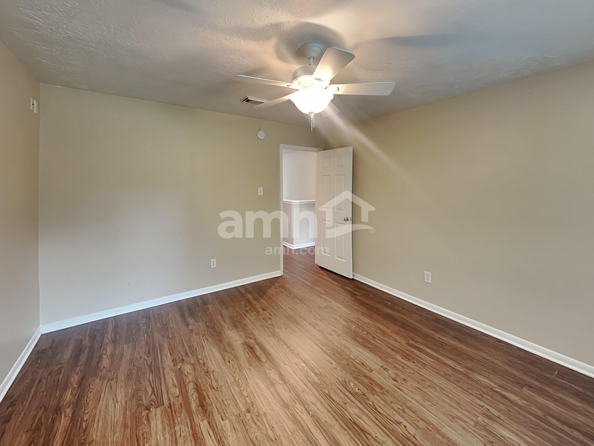 Building Photo - 26887 Castlecliff Ln