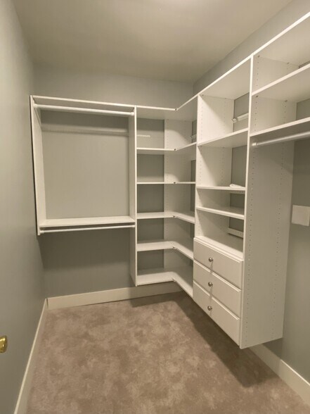 Building Photo - 644 Perrin Ave