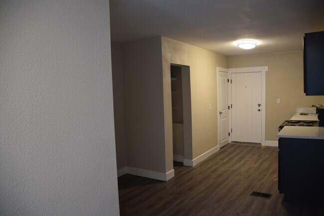 Building Photo - DOWNING3010