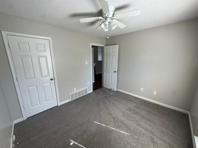 Building Photo - 55 Oak Ridge Cove