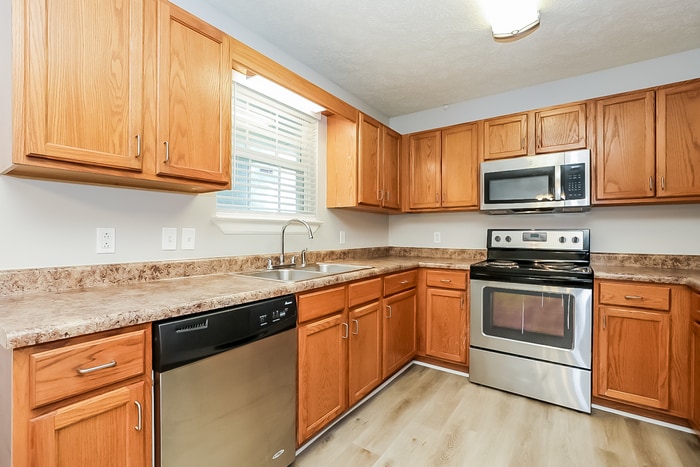 Building Photo - 1031 Heydel Cir