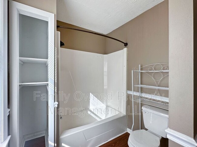 Building Photo - 1123 Belvedere Dr