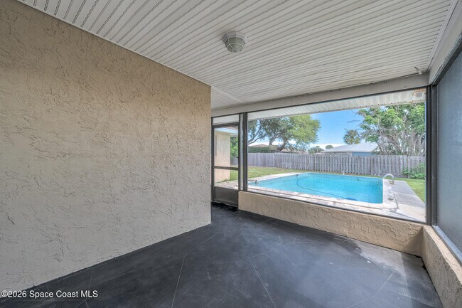 Building Photo - 645 Caiman St