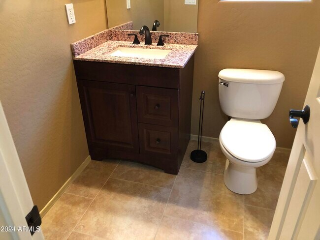 Building Photo - 12399 W Roberta Ln