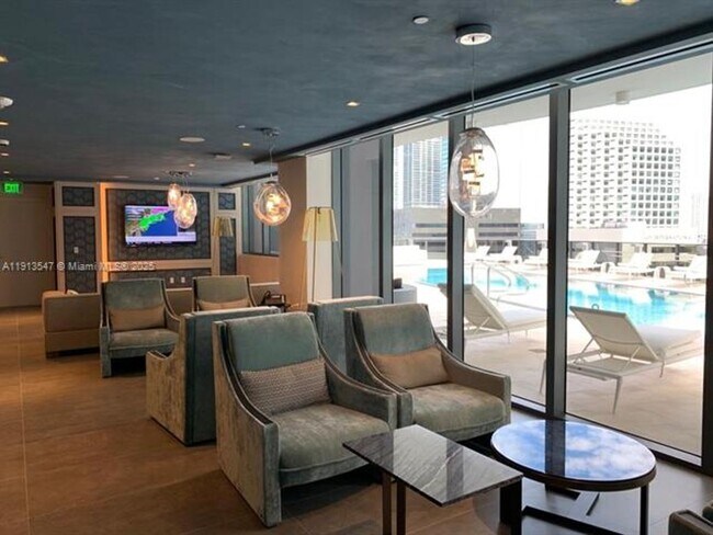 Building Photo - 1000 Brickell Plaza