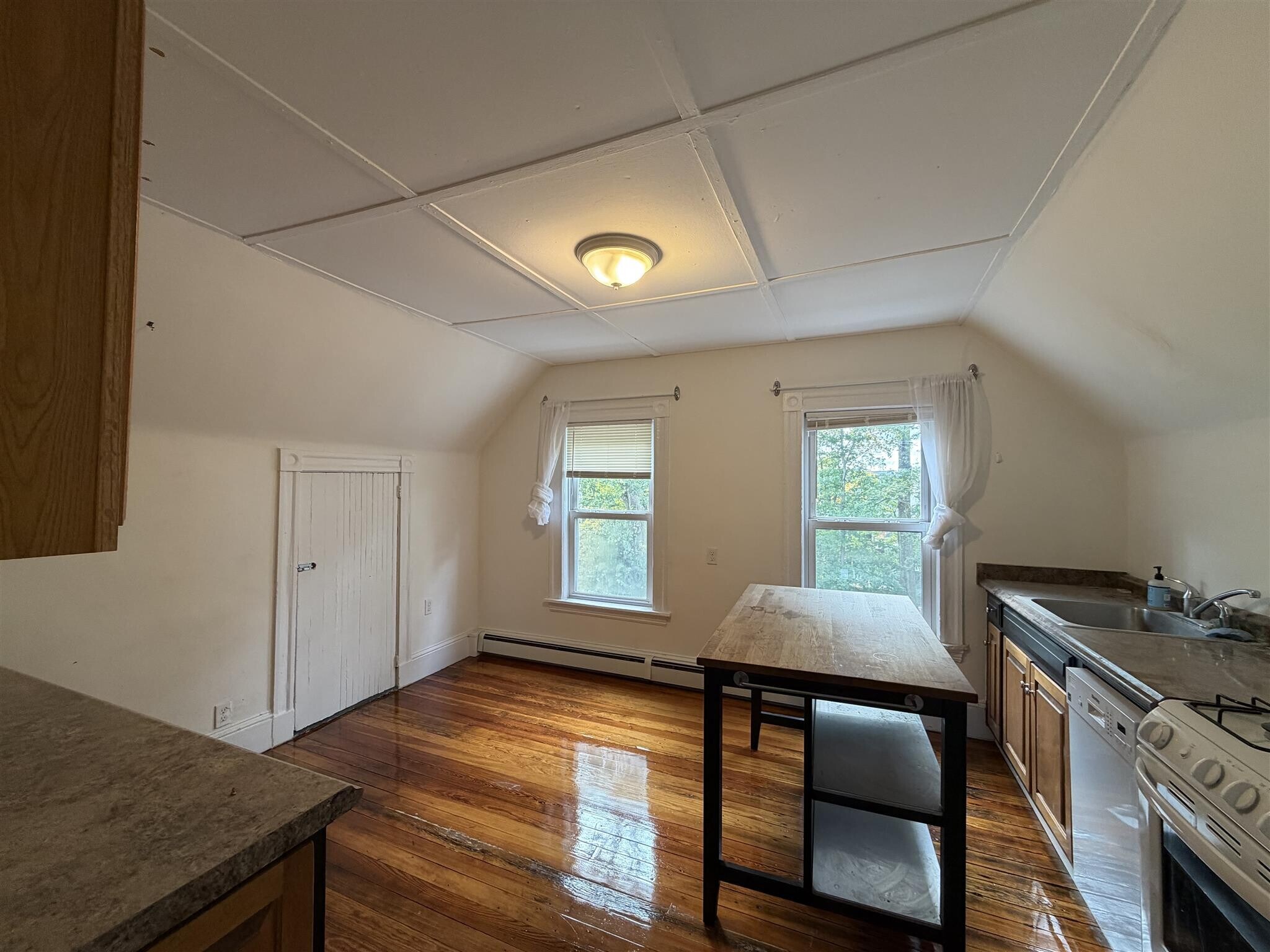 Building Photo - 94 Morrison Ave