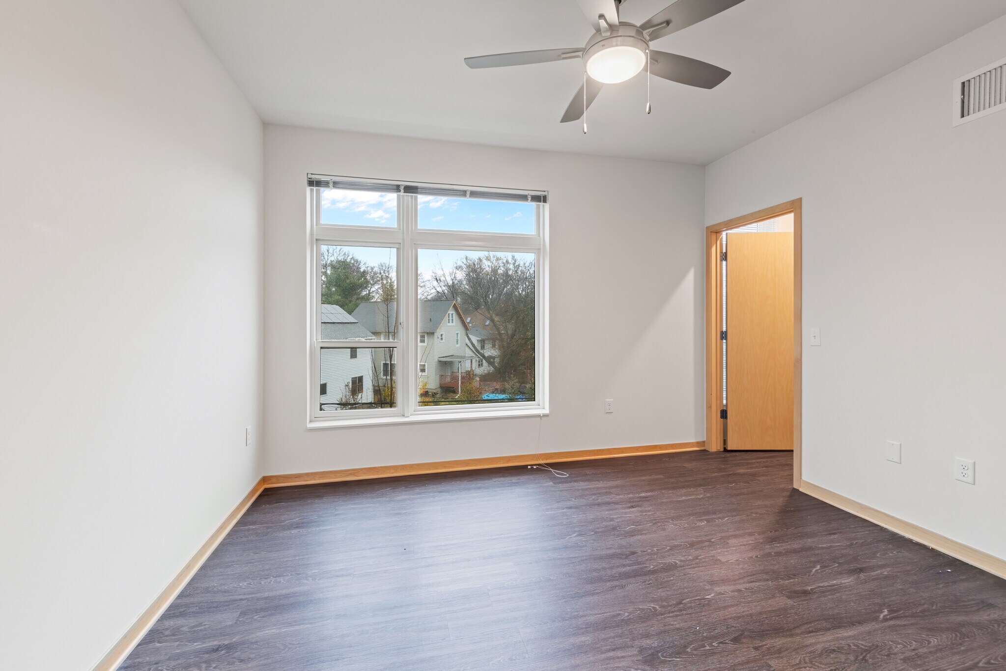 Building Photo - 1121 S Park St