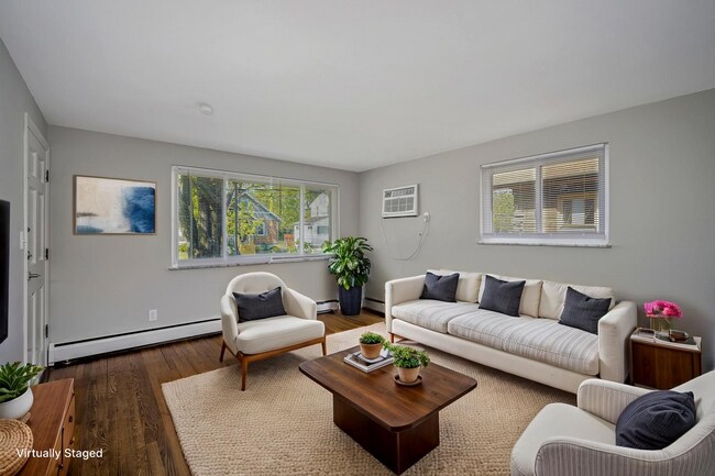 Building Photo - Webster Apartments - Newly Renovated 1 Bed...