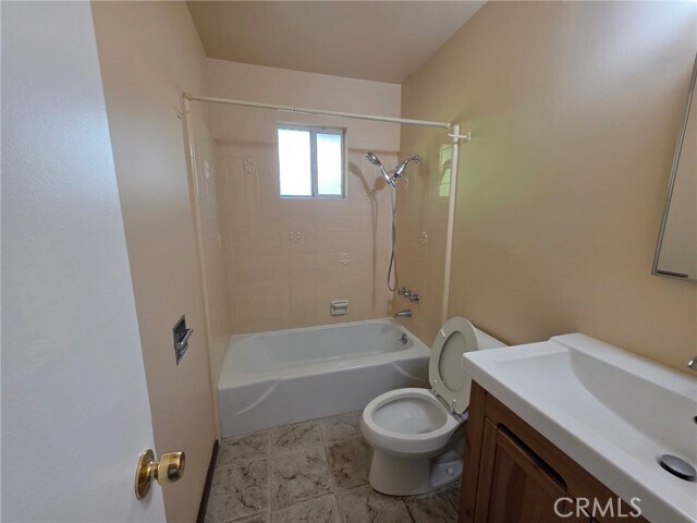 Building Photo - 474 Delle Dr