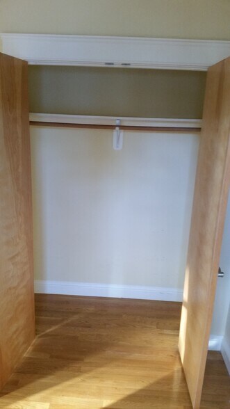Building Photo - 341 Hurley St #3