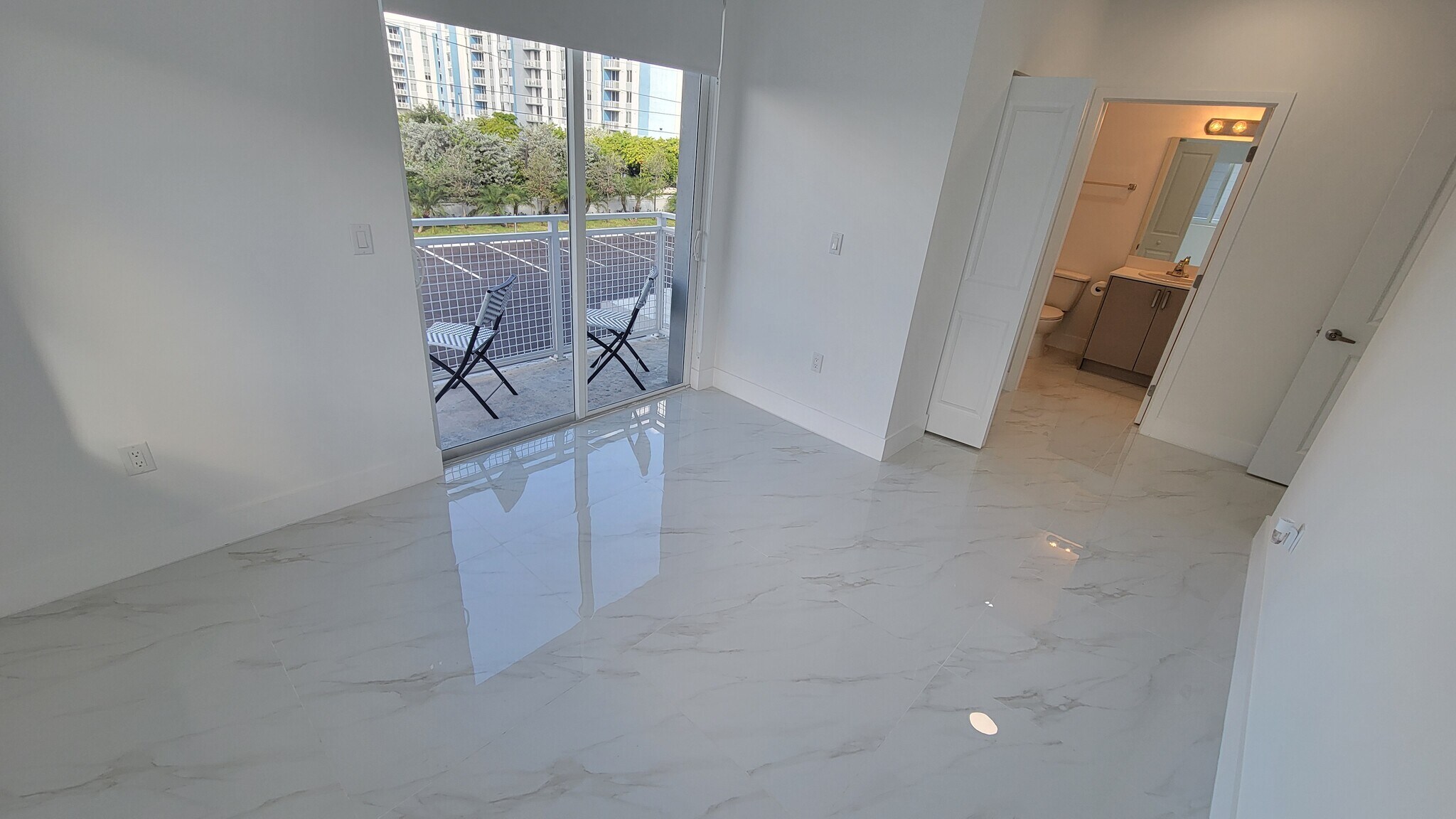 Building Photo - 1380 W 30th St