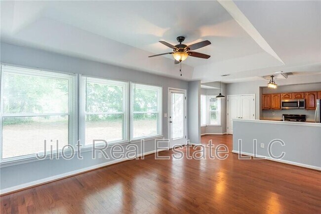Building Photo - 483 Mountain Oaks Pkwy