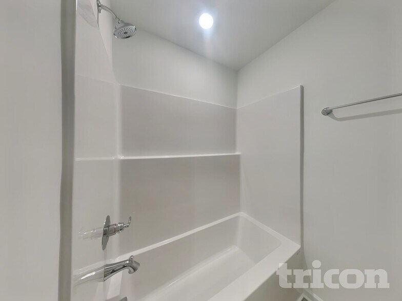 Building Photo - 177 Crabourne Dr