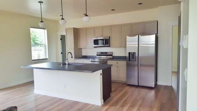 Building Photo - 501 S 12th St