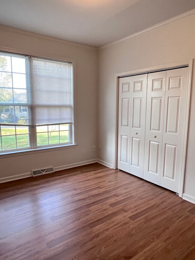 Building Photo - 35 Spicewood Rd